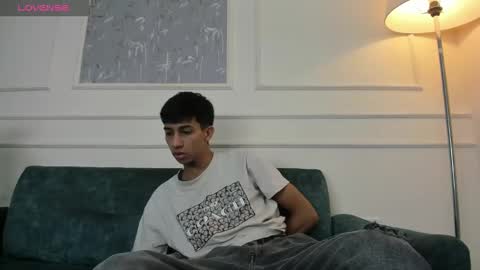 Snapshot of lucian_davi chatting on 03.04.25 Pirulo online show from 03.04.25