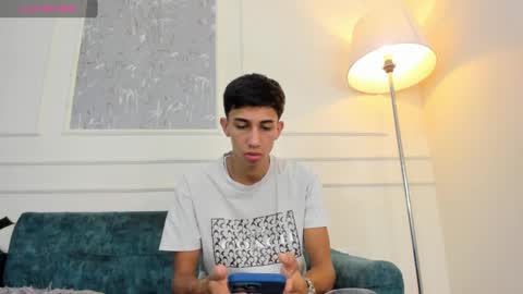Snapshot of lucian_davi chatting on 10.06.25 Pirulo online show from 10.06.25
