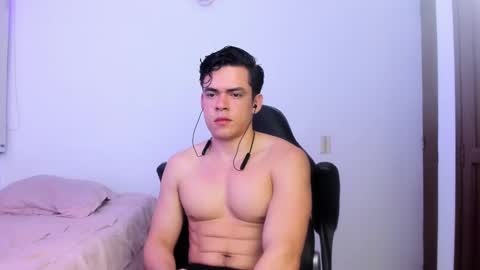 Snapshot of lucian_gomez chatting on 12.17.24 Lucian Gomez online show from 12.17.24