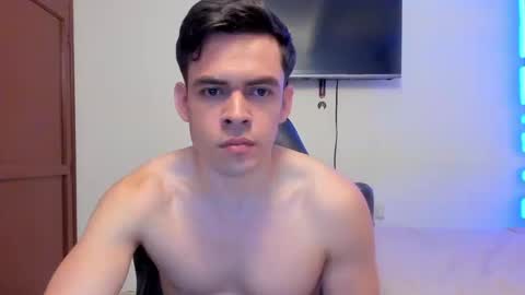 Snapshot of lucian_gomez chatting on 09.20.25 Lucian Gomez online show from 09.20.25