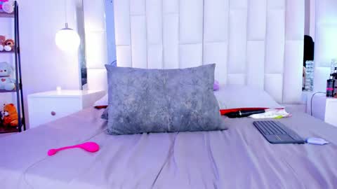 Lisseth  online show from 02.23.25