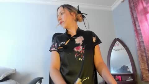 Snapshot of luciana_evaans chatting on 01.16.26 Luciana Evans online show from 01.16.26