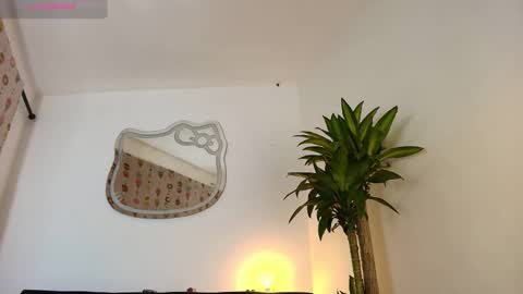 Snapshot of luciana_glow chatting on 02.01.26 luciana_glow online show from 02.01.26