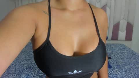 instagram luciana417  online show from 01.23.25