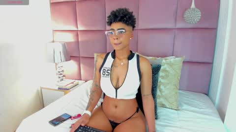  lucia wallace  online show from 10.19.25