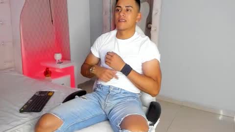 Snapshot of lucii_fer_ chatting on 02.14.26 Leo online show from 02.14.26