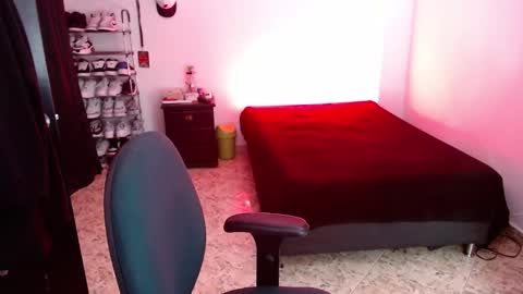 Snapshot of luciifer_hills chatting on 12.04.24 luciifer_hills online show from 12.04.24