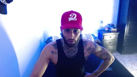 Snapshot of luciifer_hills chatting on 11.19.25 luciifer_hills online show from 11.19.25