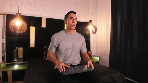 Lucio online show from 04.11.26