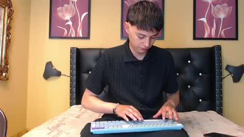 luckk_ online show from 04.02.26