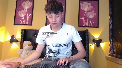 luckk_ online show from 04.10.26