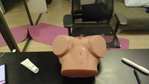 Snapshot of lucky_swimmer chatting on 11.09.25 Iron Jhon online show from 11.09.25