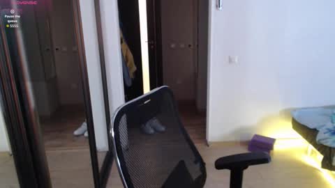 Snapshot of lucky_swimmer chatting on 11.22.25 Iron Jhon online show from 11.22.25