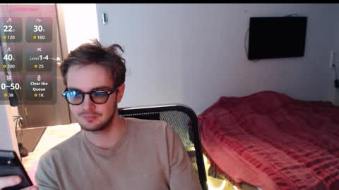 Snapshot of lucky_swimmer chatting on 12.05.25 Iron Jhon online show from 12.05.25