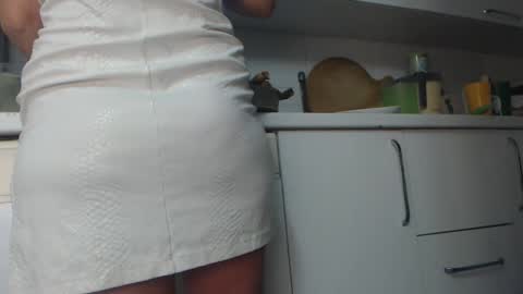 Snapshot of luckyanabella chatting on 01.21.25 Ana online show from 01.21.25