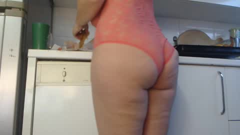 Snapshot of luckyanabella chatting on 02.21.25 Ana online show from 02.21.25