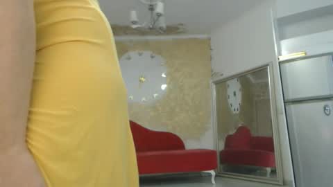 Snapshot of luckyanabella chatting on 02.22.25 Ana online show from 02.22.25