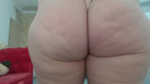 Snapshot of luckyanabella chatting on 03.09.25 Ana online show from 03.09.25