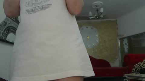 Snapshot of luckyanabella chatting on 10.09.25 Ana online show from 10.09.25