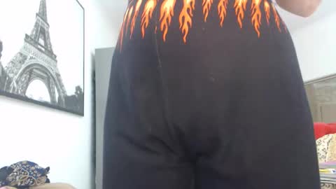 Snapshot of luckyanabella chatting on 10.30.25 Ana online show from 10.30.25