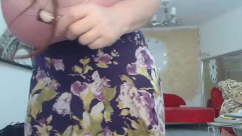 Snapshot of luckyanabella chatting on 11.17.25 Ana online show from 11.17.25