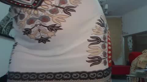 Snapshot of luckyanabella chatting on 11.21.25 Ana online show from 11.21.25