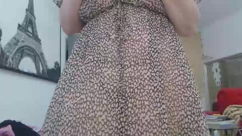 Snapshot of luckyanabella chatting on 12.01.25 Ana online show from 12.01.25