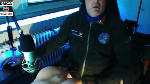        call me  Stefan online show from 02.01.25