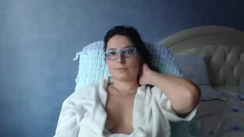 luckylinda23 online show from 11.13.25
