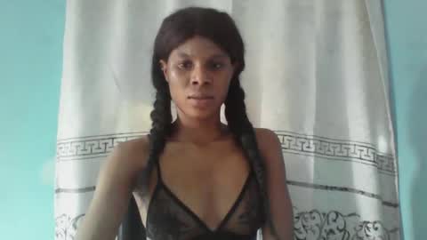 Snapshot of luckymadequeen chatting on 01.04.25 Gloria online show from 01.04.25