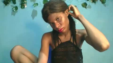 Snapshot of luckymadequeen chatting on 11.04.25 Gloria online show from 11.04.25