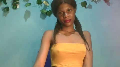 Snapshot of luckymadequeen chatting on 11.09.25 Gloria online show from 11.09.25