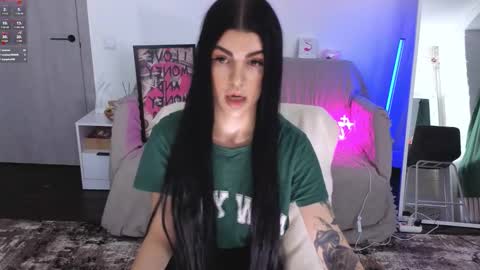 Monika online show from 11.15.25