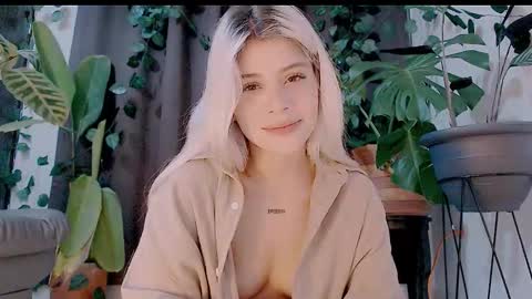 luckysapphire777 online show from 10.18.25