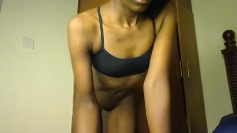 Snapshot of luckyy003 chatting on 04.21.26 brielle online show from 04.21.26