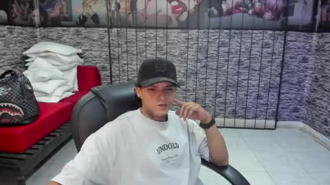 Snapshot of luckyy_boy_ chatting on 04.23.26 Lucky online show from 04.23.26
