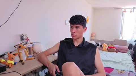 Lu Independent Model online show from 02.04.26