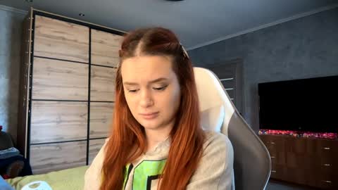 EmmaEmbers online show from 04.14.26