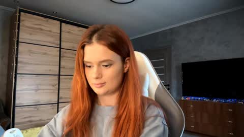 EmmaEmbers online show from 04.16.26