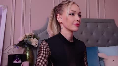 LucyAddison online show from 01.10.26