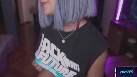 Snapshot of lucyallenx chatting on 12.10.24 Lucy Alien online show from 12.10.24