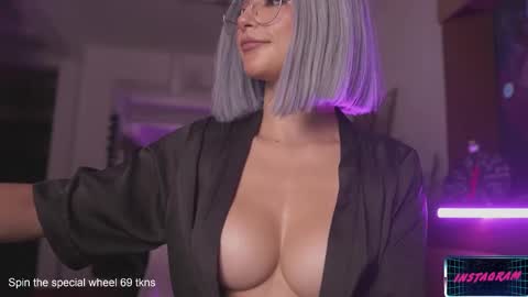 Snapshot of lucyallenx chatting on 01.23.25 Lucy Alien online show from 01.23.25