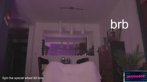 Snapshot of lucyallenx chatting on 01.24.25 Lucy Alien online show from 01.24.25