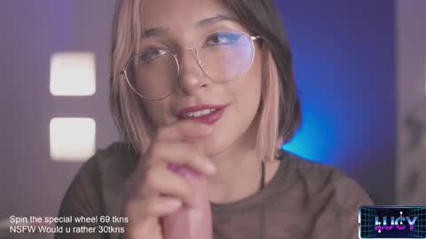 Snapshot of lucyallenx chatting on 03.01.25 Lucy Alien online show from 03.01.25