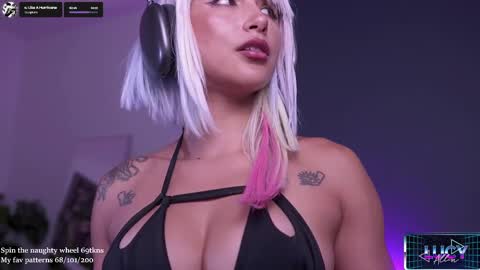 Snapshot of lucyallenx chatting on 10.07.25 Lucy Alien online show from 10.07.25