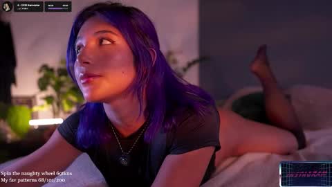 Snapshot of lucyallenx chatting on 10.18.25 Lucy Alien online show from 10.18.25