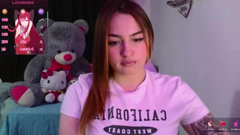 Snapshot of lucycherry__ chatting on 11.20.25 LUCIA online show from 11.20.25