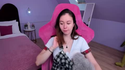 Snapshot of lucyharis chatting on 01.17.26 Lucy online show from 01.17.26