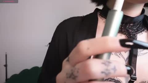 lucykitty_ online show from 12.15.25