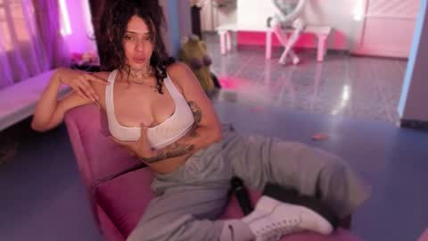 Snapshot of lucyklumm chatting on 03.14.26 MALAMOR online show from 03.14.26